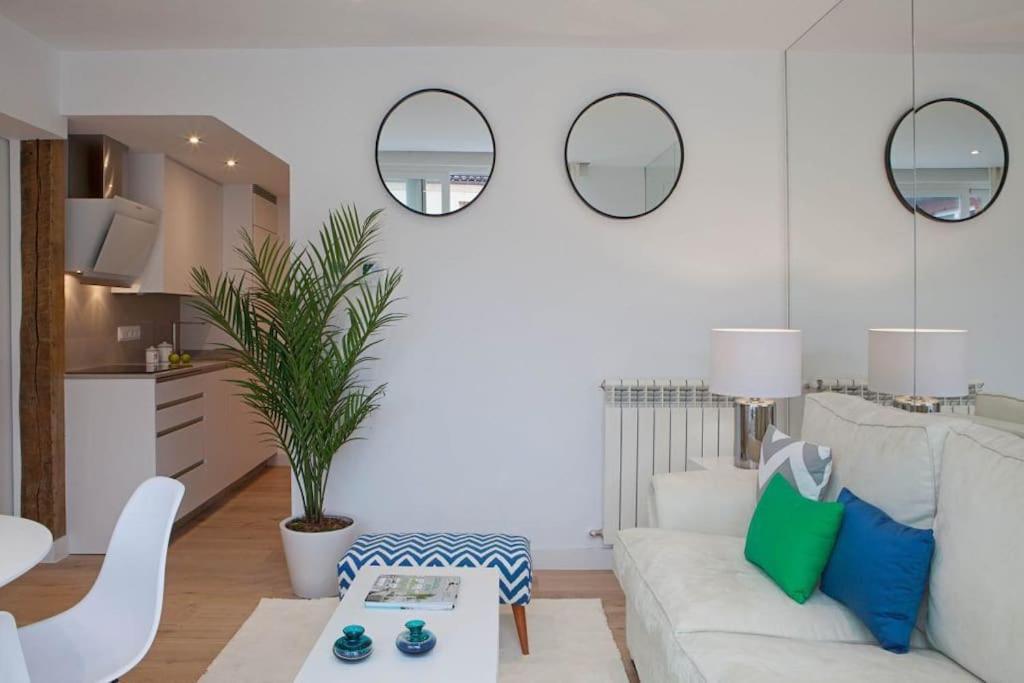 Luminoso Apartamento Con Terraza En Sol Apartment Madrid Bagian luar foto