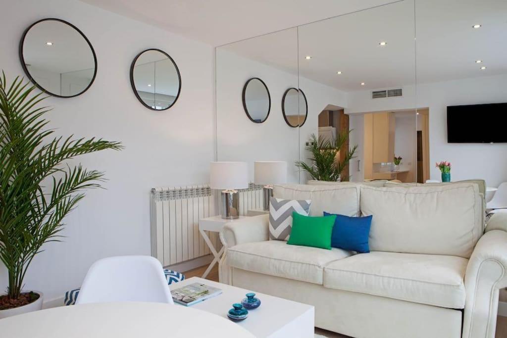 Luminoso Apartamento Con Terraza En Sol Apartment Madrid Bagian luar foto
