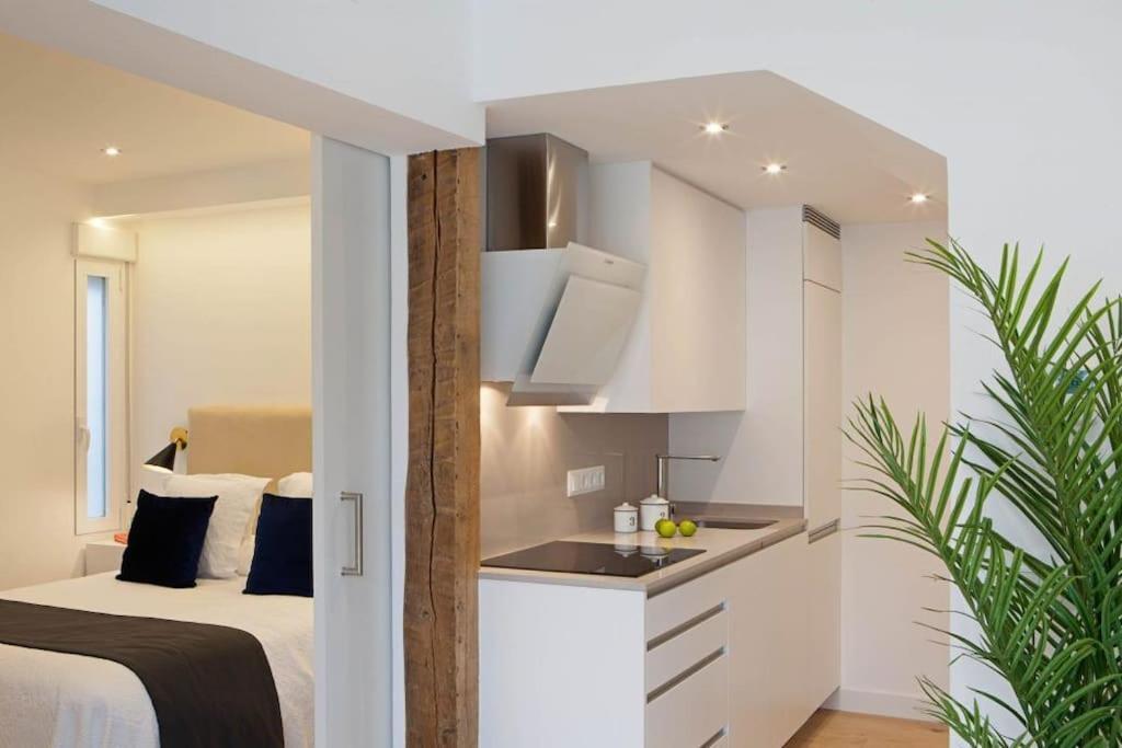 Luminoso Apartamento Con Terraza En Sol Apartment Madrid Bagian luar foto